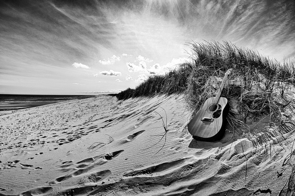 Beach guitar-300ppi